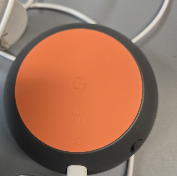 Google Home Mini - Picture 4 of 6